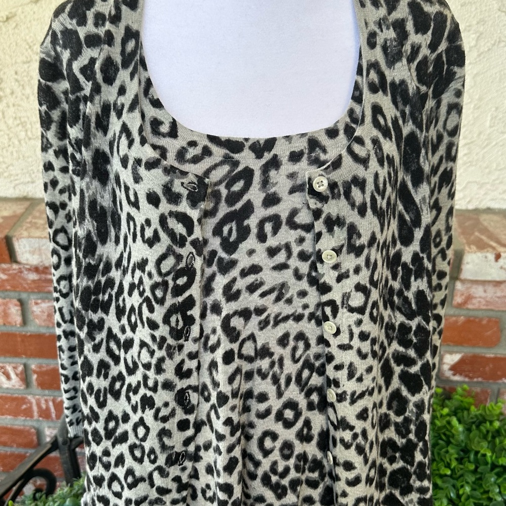 New York & Company Cardigan & Tank Sweater Set; Black & Gray Leopard; Sz Medium - Picture 8 of 16